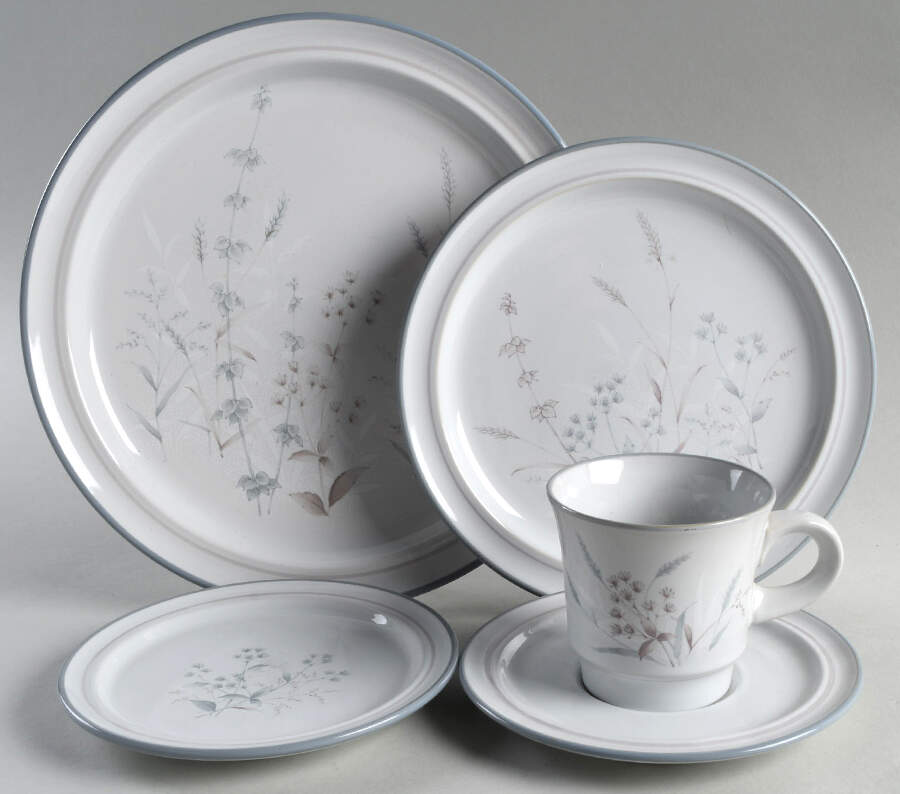 Woodstock 40 Piece Estate Set by Noritake-1