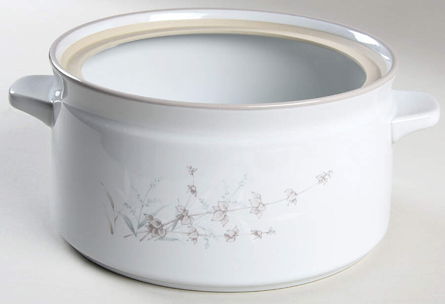 Woodstock 2.25 Qt Round Casserole No Lid by Noritake-1