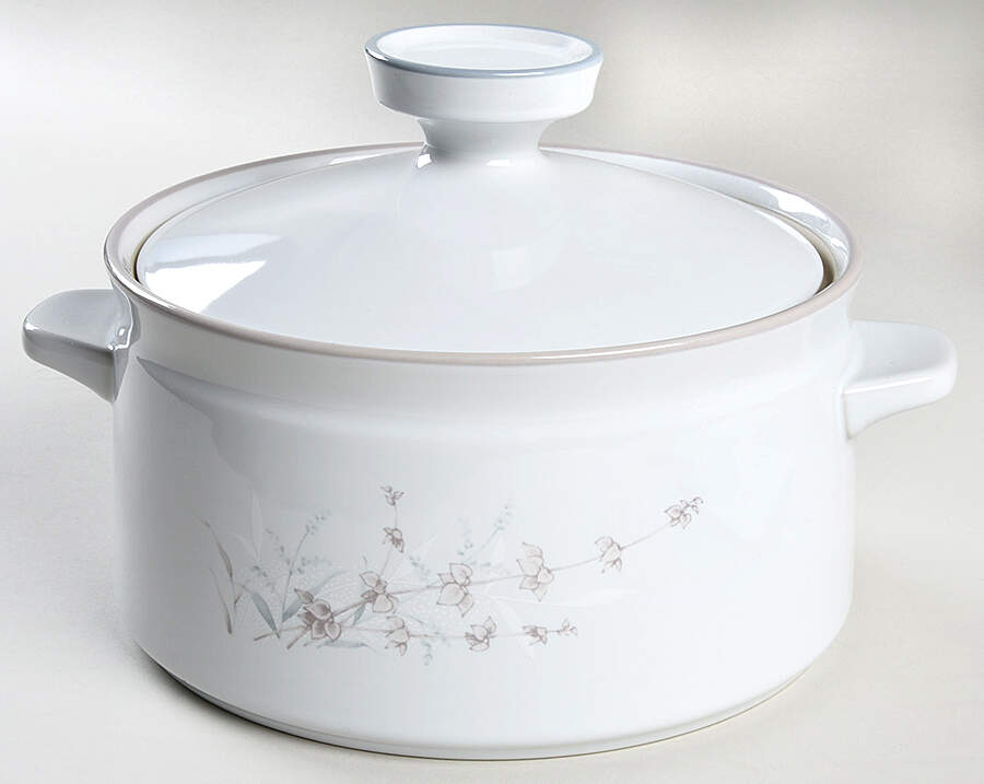 Woodstock 2.25 Qt Round Covered Casserole by Noritake-1
