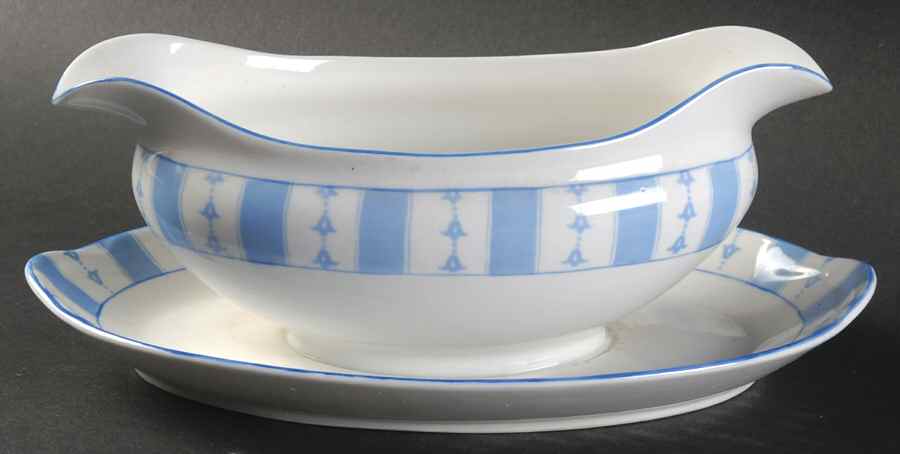 The Yale Gravy Boat with Attached Underplate by Noritake-1