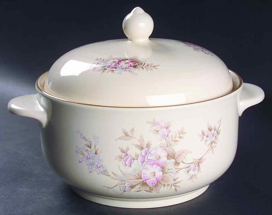 Yesterday 2 Qt Round Covered Casserole by Noritake-1