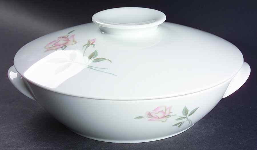Young Love 1.75 Qt Round Covered Casserole by Noritake-1