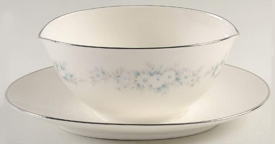Yorkdale Gravy Boat with Attached Underplate by Noritake-1