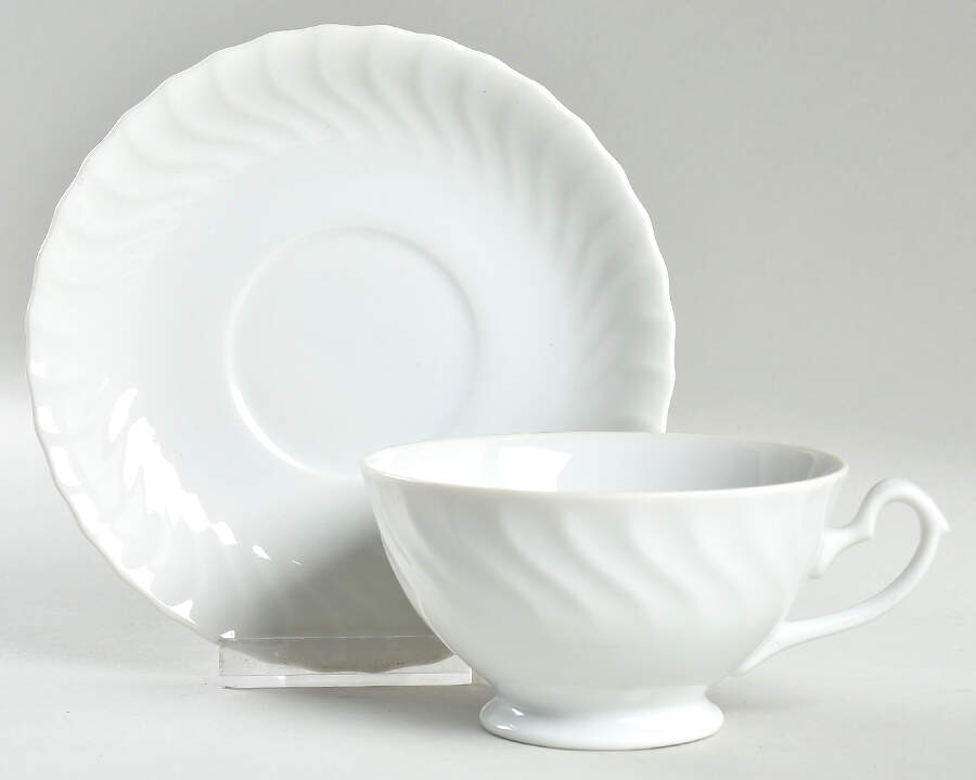 Ballet Footed Cup & Saucer Set by Nagoya Shokai-1