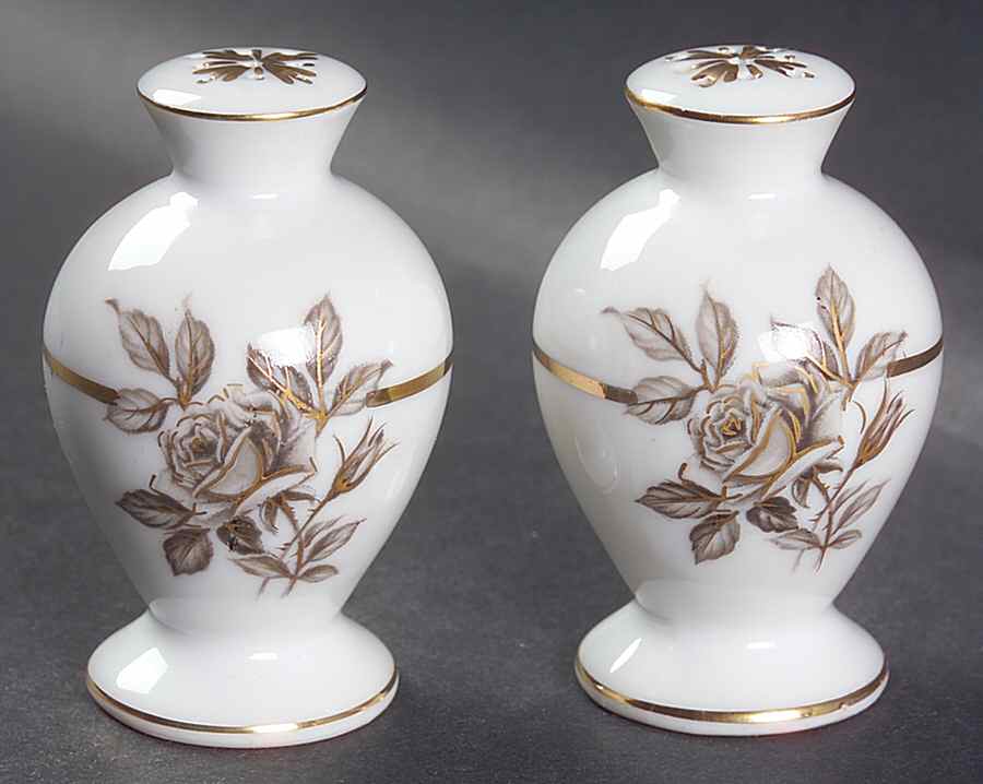 Encanto Salt & Pepper Set by Nagoya Shokai-1