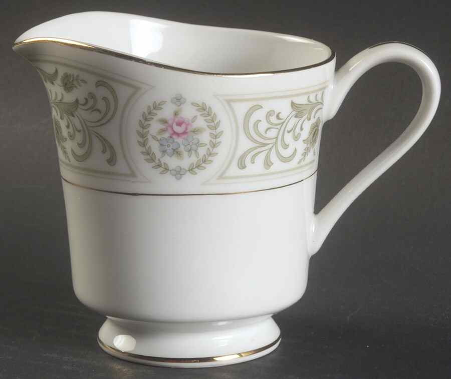 Garland Creamer by Nagoya Shokai-1