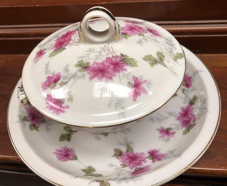Mountain Pink Sugar Bowl & Lid by Nagoya Shokai-1