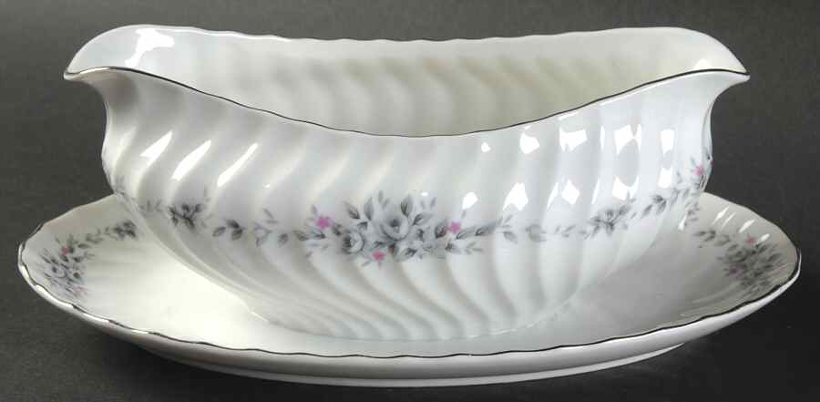Pierette Gravy Boat with Attached Underplate by Nagoya Shokai-1