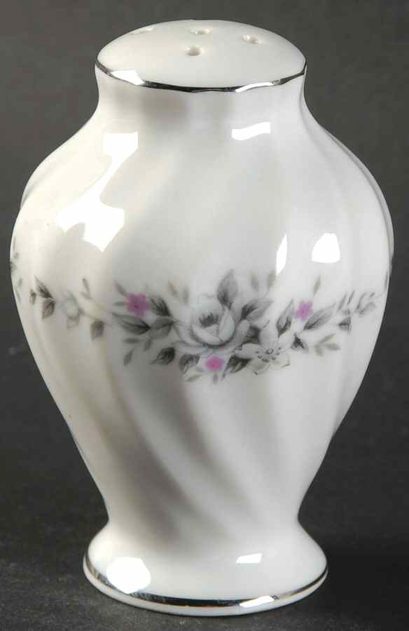 Pierette Pepper Shaker by Nagoya Shokai-1
