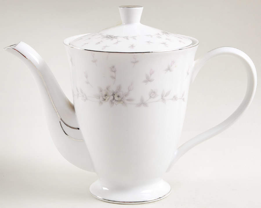 Queen Anne Coffee Pot & Lid by Nagoya Shokai-1
