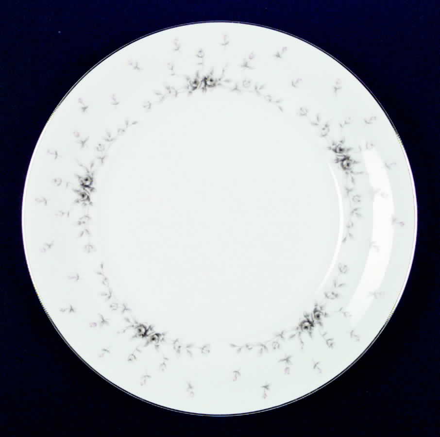 Queen Anne Dinner Plate by Nagoya Shokai-1