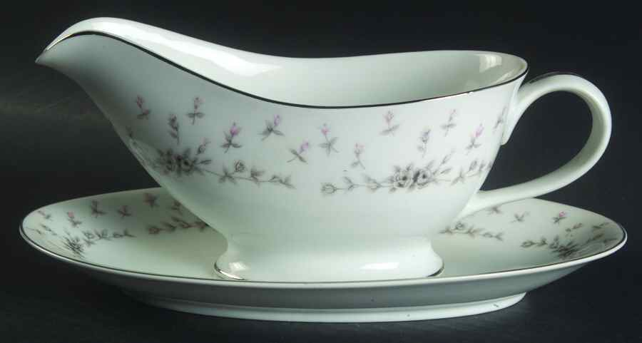 Queen Anne Gravy Boat & Underplate/Relish by Nagoya Shokai-1