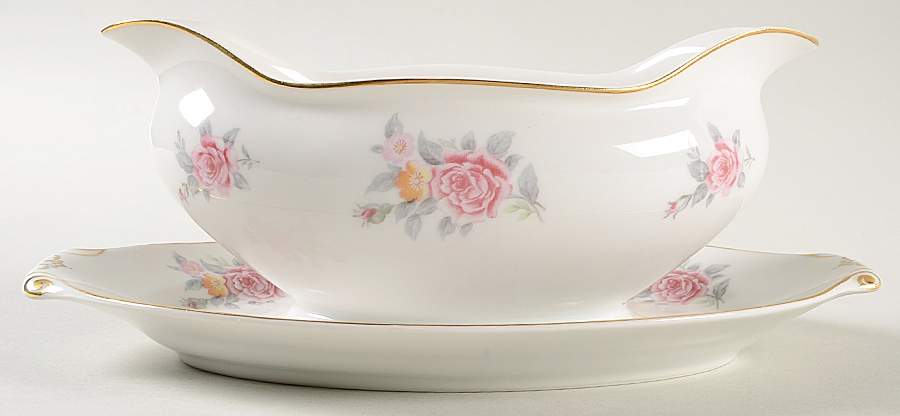 Hinsdale Gravy Boat with Attached Underplate by Narumi-1