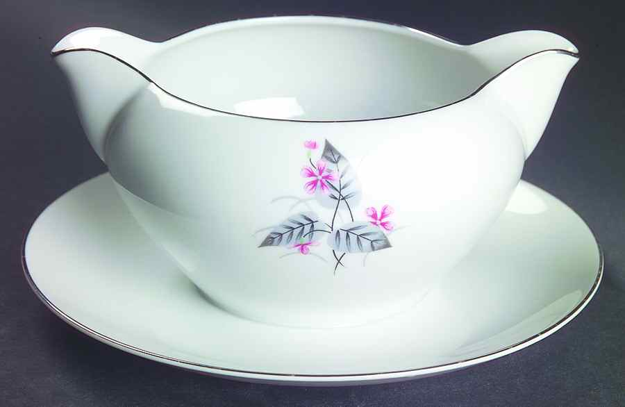 Lyric Gravy Boat with Attached Underplate by Narumi-1
