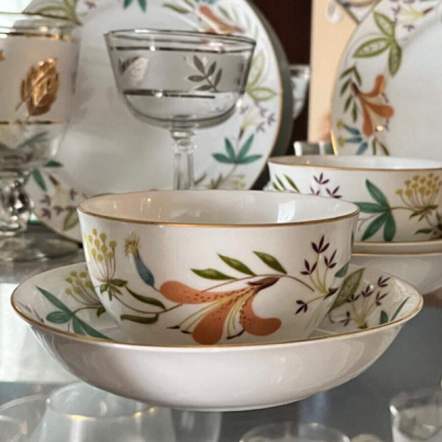 NAR10 Footed Cup & Saucer Set by Narumi-1