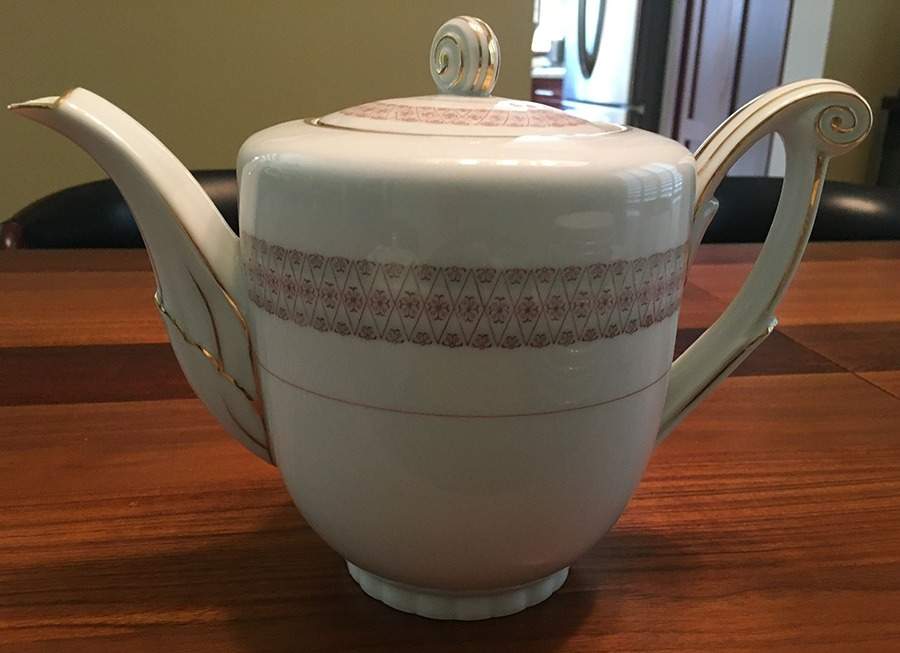 NAR17 Teapot & Lid by Narumi-1