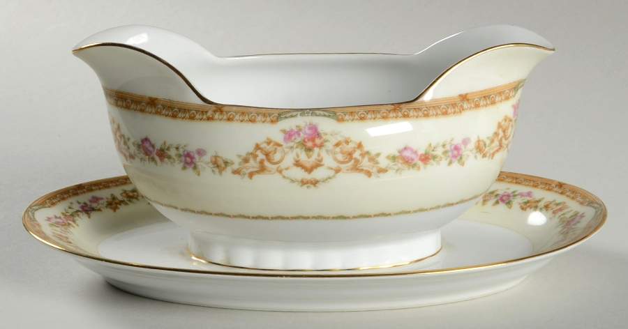 NAR24 Gravy Boat with Attached Underplate by Narumi-1