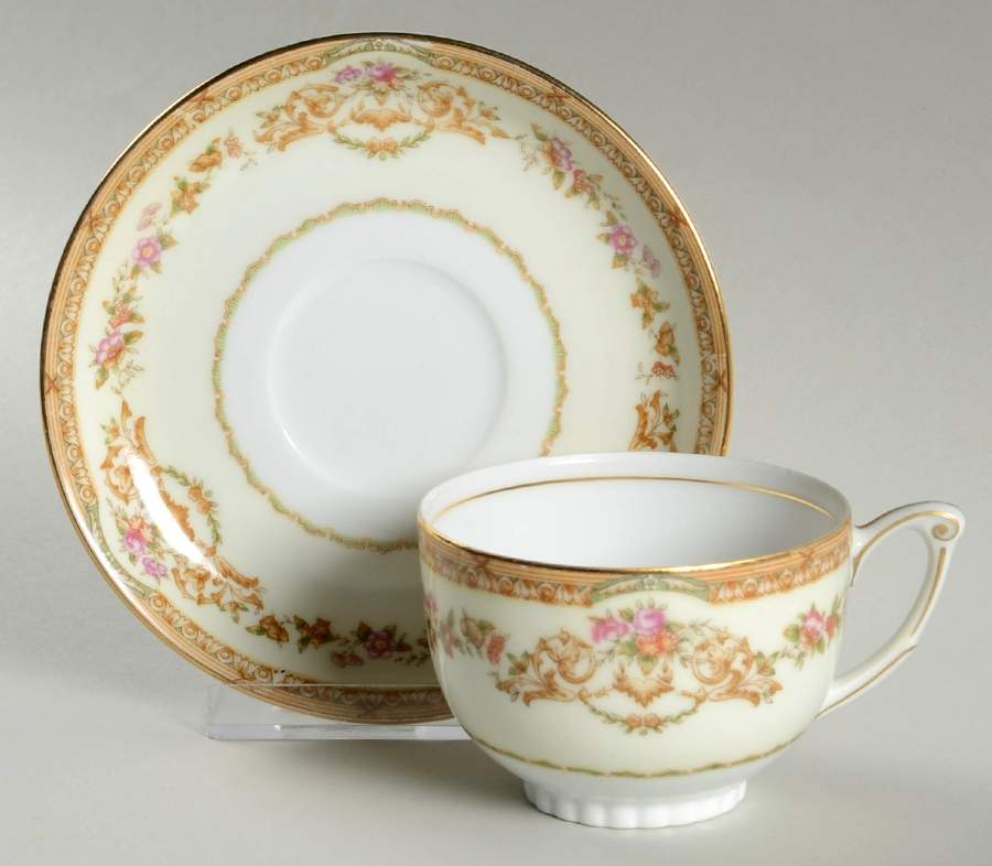 NAR24 Flat Cup & Saucer Set by Narumi-1