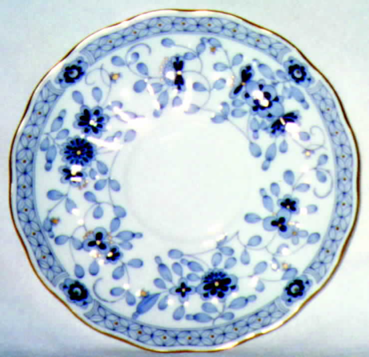 Hello Kitty Saucer by Narumi-1