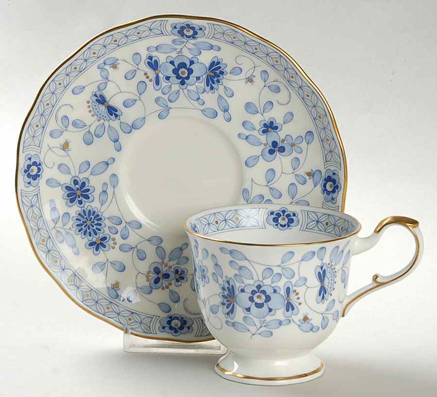 Hello Kitty Footed Cup & Saucer Set by Narumi-1