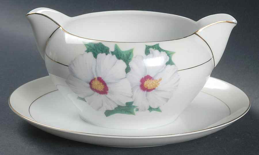 NAR9 Gravy Boat with Attached Underplate by Narumi-1