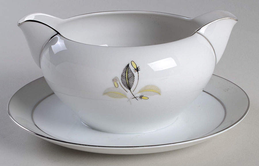 Rondo Round Gravy Boat/Attached Underplate by Narumi-1