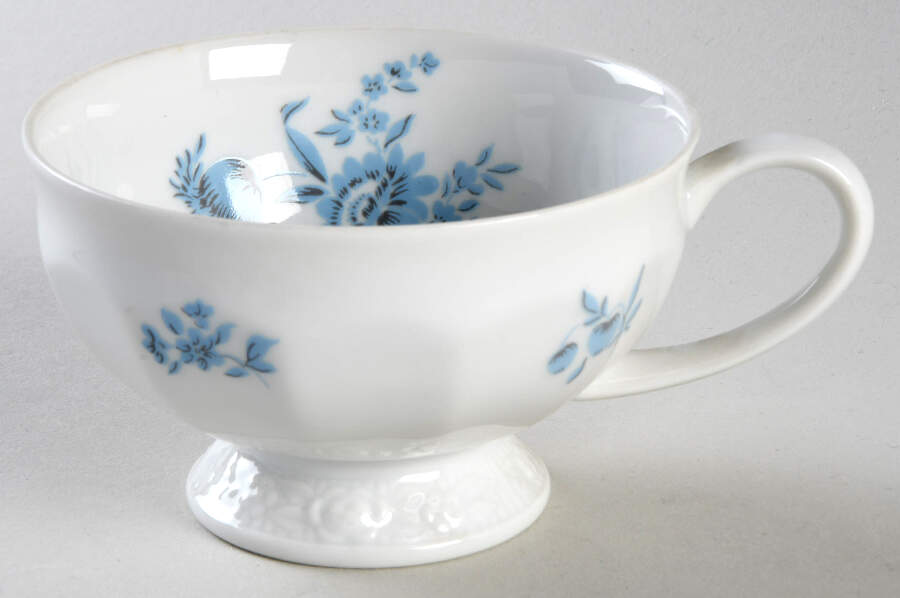 Shalimar Footed Cup by Narumi-1