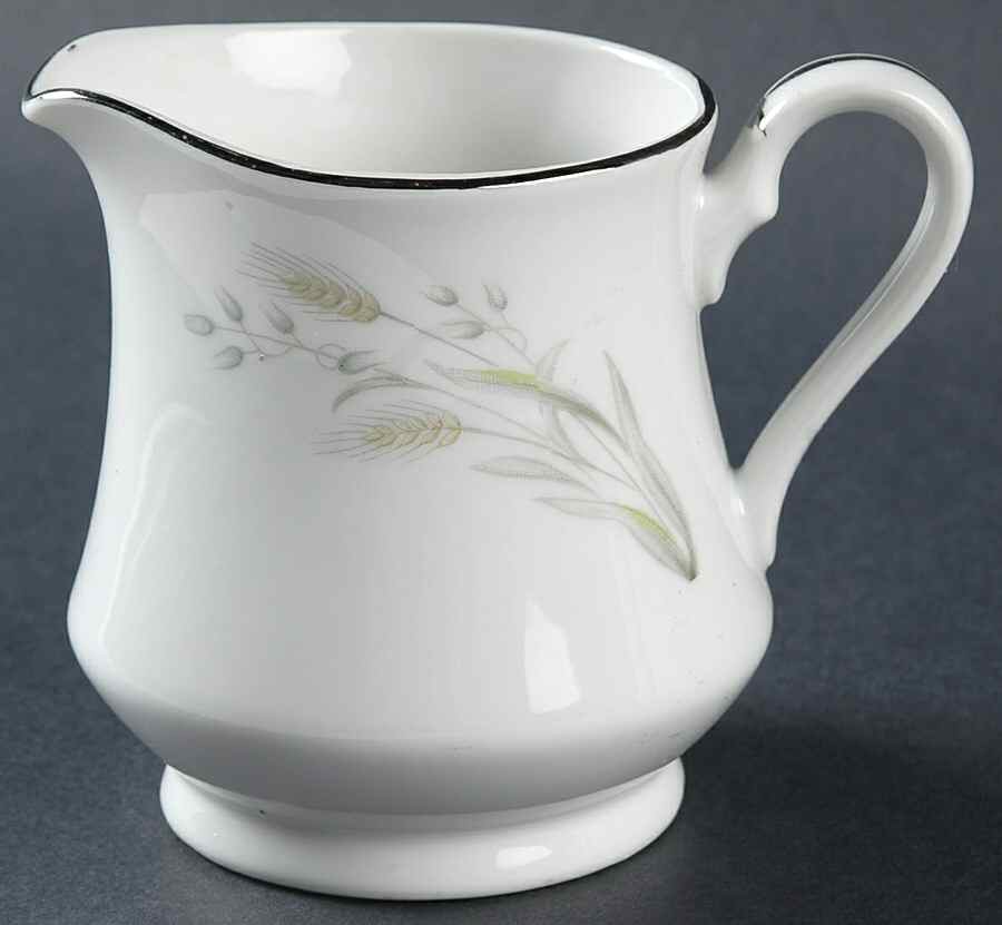 Saxony Creamer by Nasco (Japan)-1