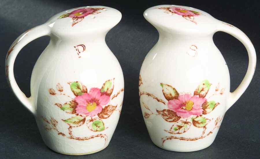 Springtime Salt & Pepper Set by Nasco (Japan)-1