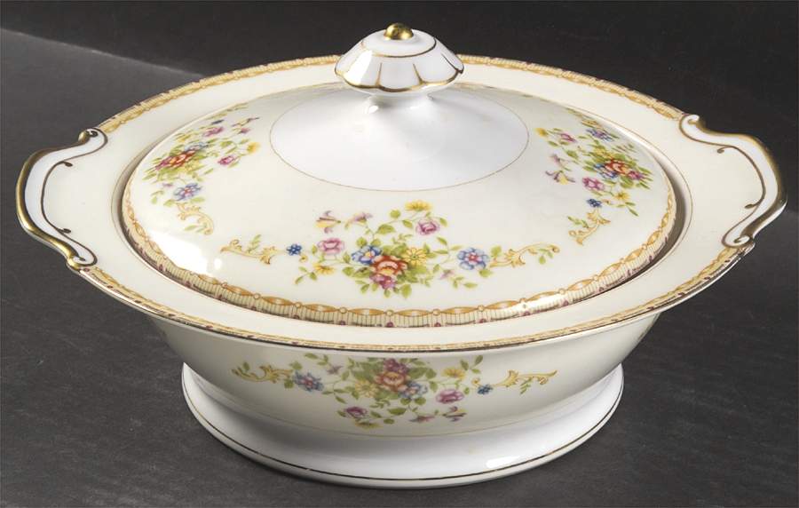 Patricia Round Covered Vegetable by National China-1