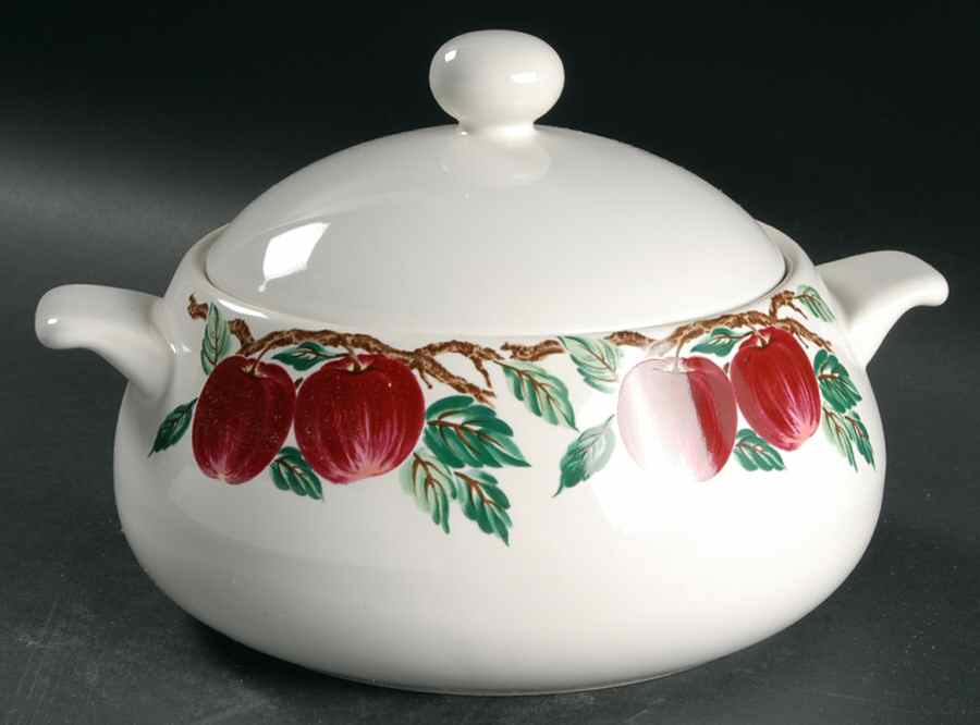 Bella Roma 2.5 Qt Round Covered Casserole by Nancy Calhoun-1