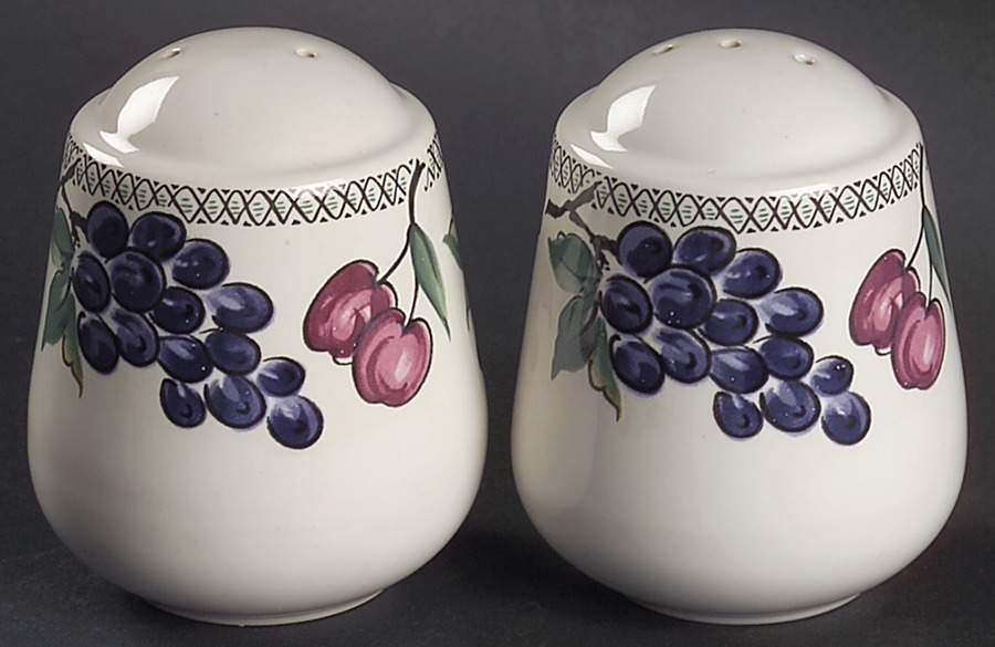 L'Amore Salt & Pepper Set by Nancy Calhoun-1