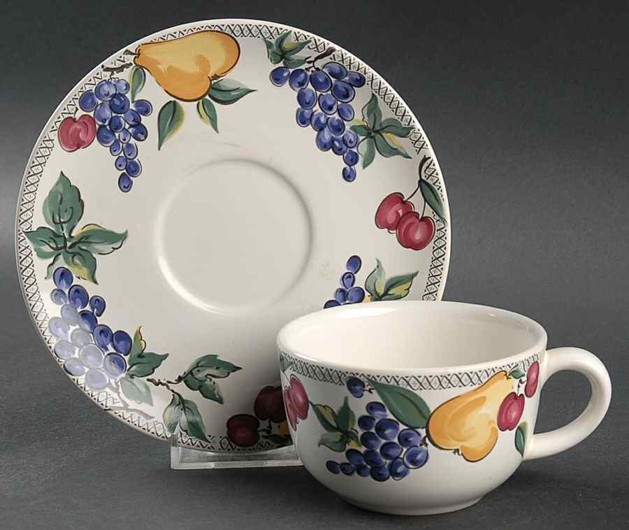 L'Amore Flat Cup & Saucer Set by Nancy Calhoun-1