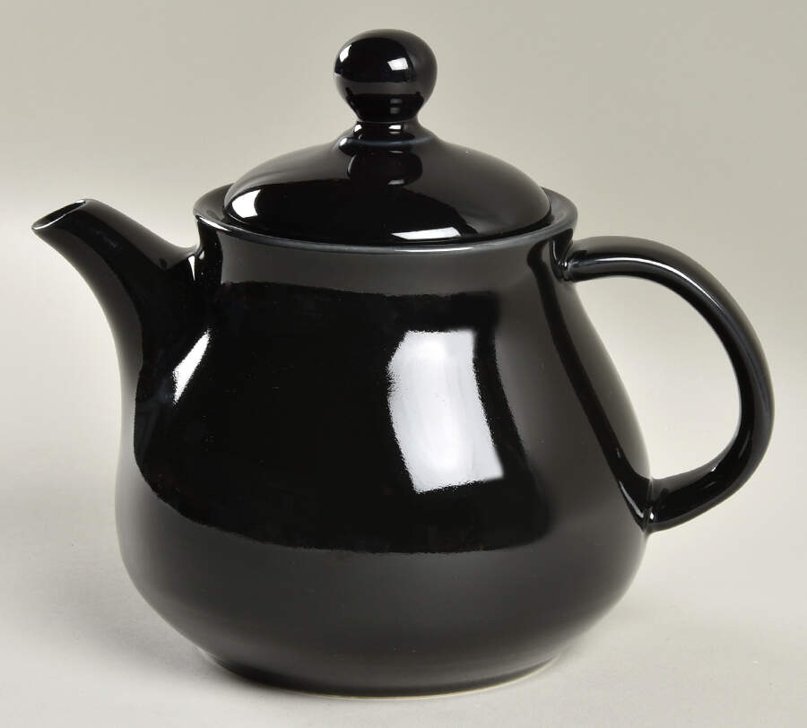 Solid Color Black Teapot & Lid by Nancy Calhoun-1