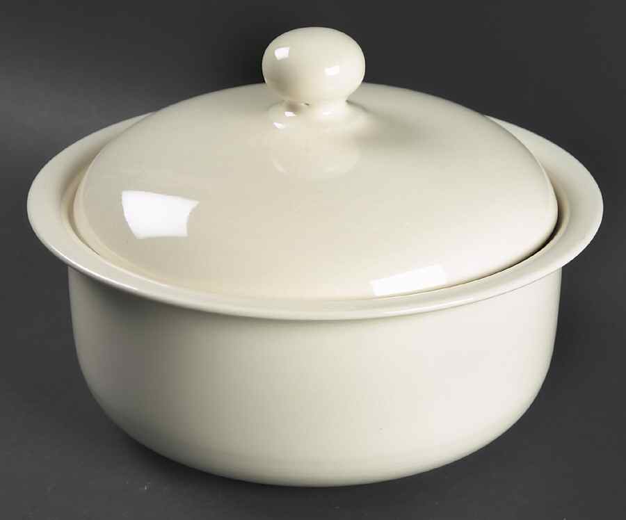 Solid Color Vanilla 2 Qt Round Covered Casserole by Nancy Calhoun-1