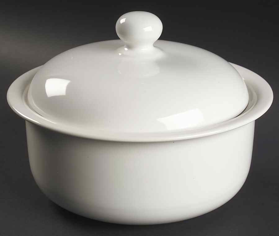 Solid Color White 2 Qt Round Covered Casserole by Nancy Calhoun-1