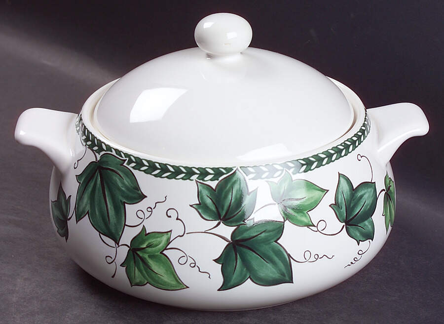 Vista Verde 2 Qt Round Covered Casserole by Nancy Calhoun-1