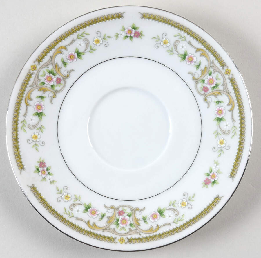 Dressy Saucer by Nichinan-1