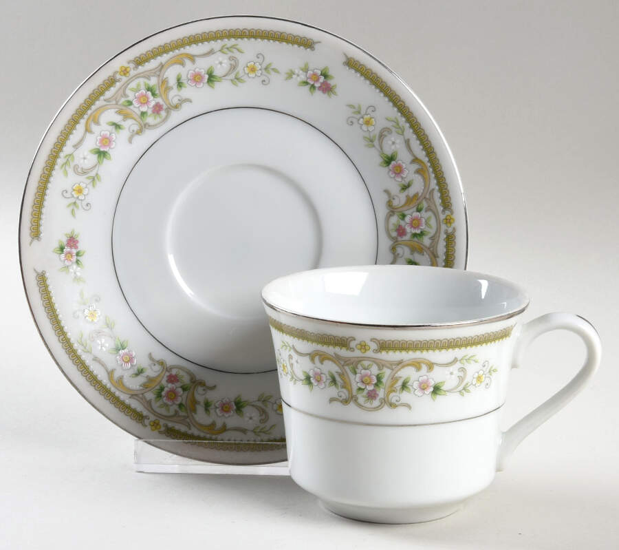 Dressy Flat Cup & Saucer Set by Nichinan-1