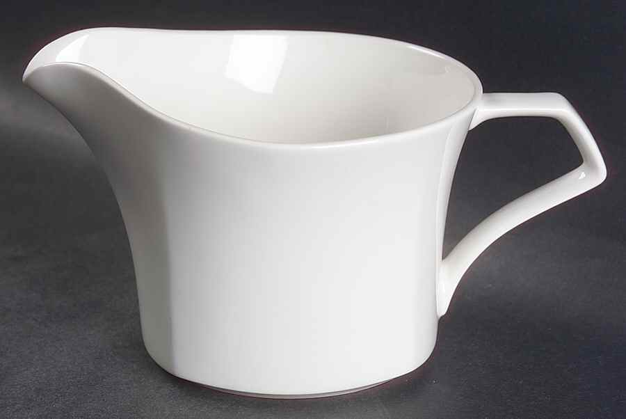 Alpine Gravy Boat by Nikko-1