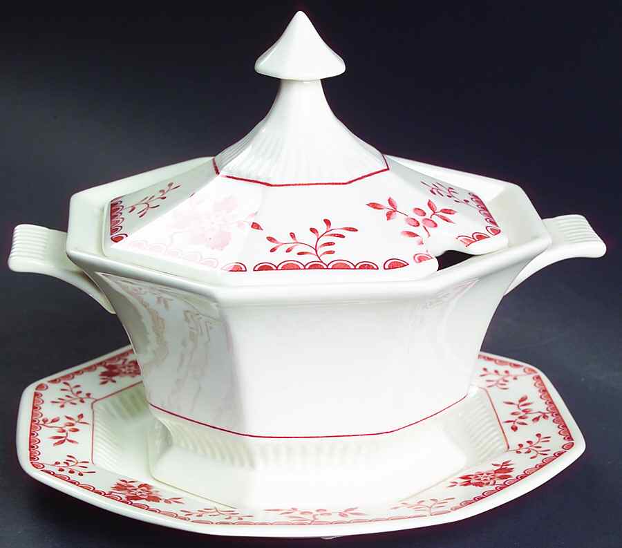 Bittersweet Sauce Boat & Lid with Underplate by Nikko-1