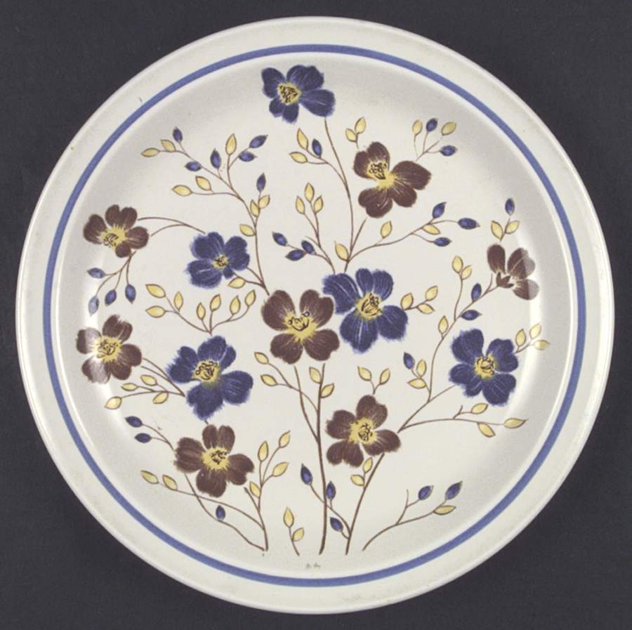 Blossoms Dinner Plate by Nikko-1