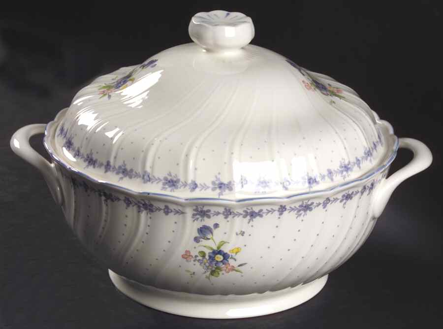 Blue Peony 2.75 Qt Round Covered Casserole by Nikko-1