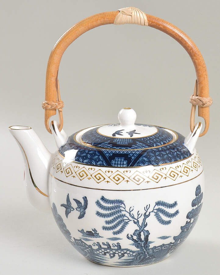 Blue Willow Mini Teapot & Lid by Nikko-1