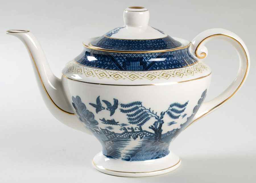 Blue Willow Teapot & Lid by Nikko-1