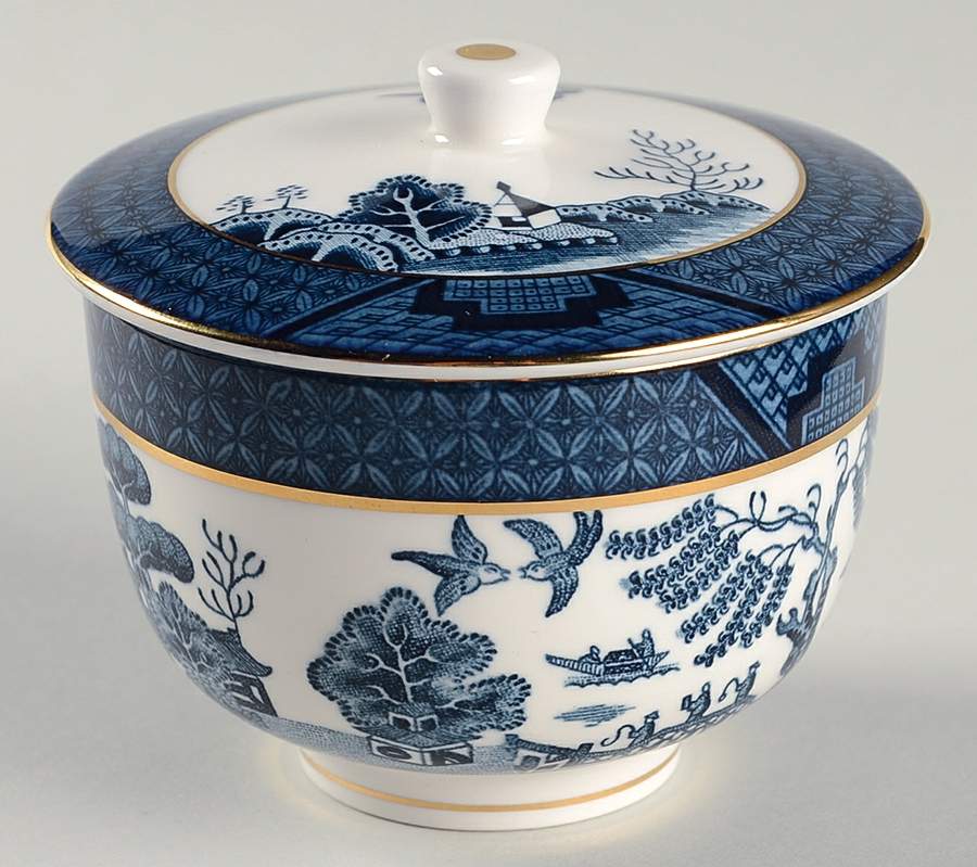 Blue Willow Handleless Tea Cup & Lid by Nikko-1
