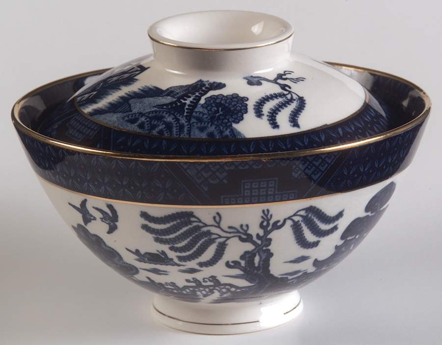 Blue Willow Rice Bowl & Lid by Nikko-1