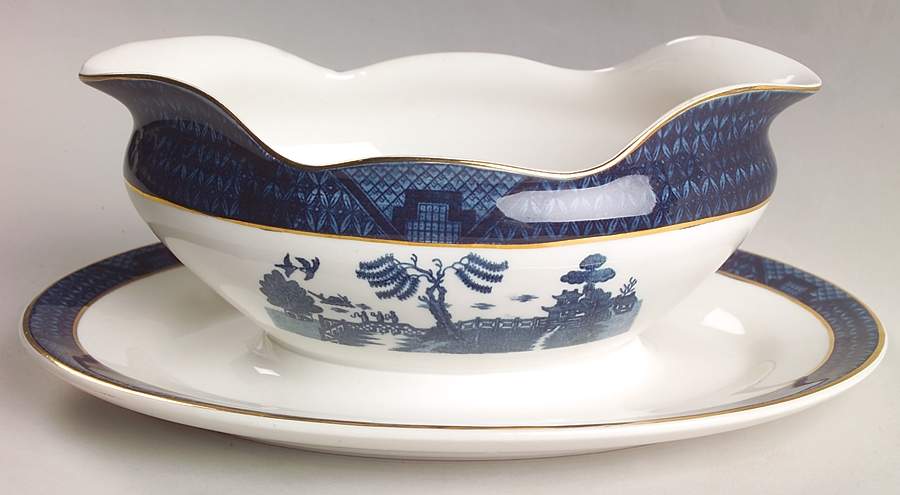 Blue Willow Gravy Boat with Attached Underplate by Nikko-1