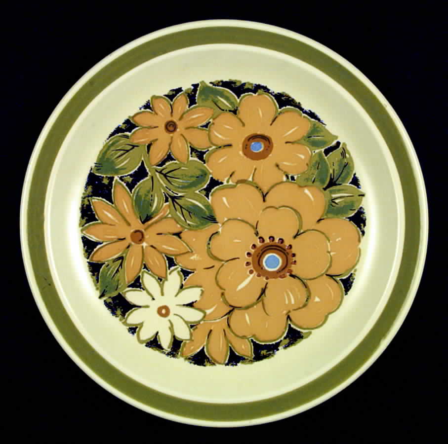 Cactus Flower Dinner Plate by Nikko-1