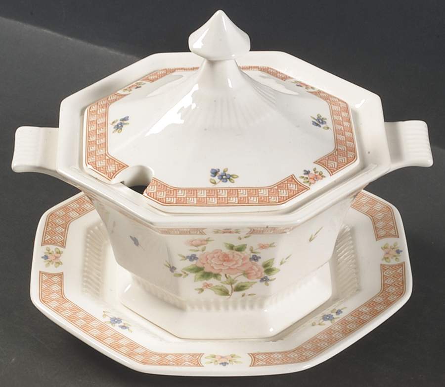 Cameo Rose Sauce Boat & Lid with Underplate by Nikko-1